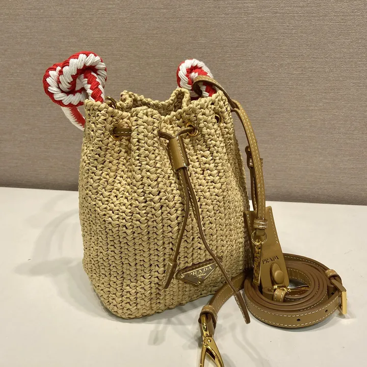 スーパーコピー プラダ キーホルダー