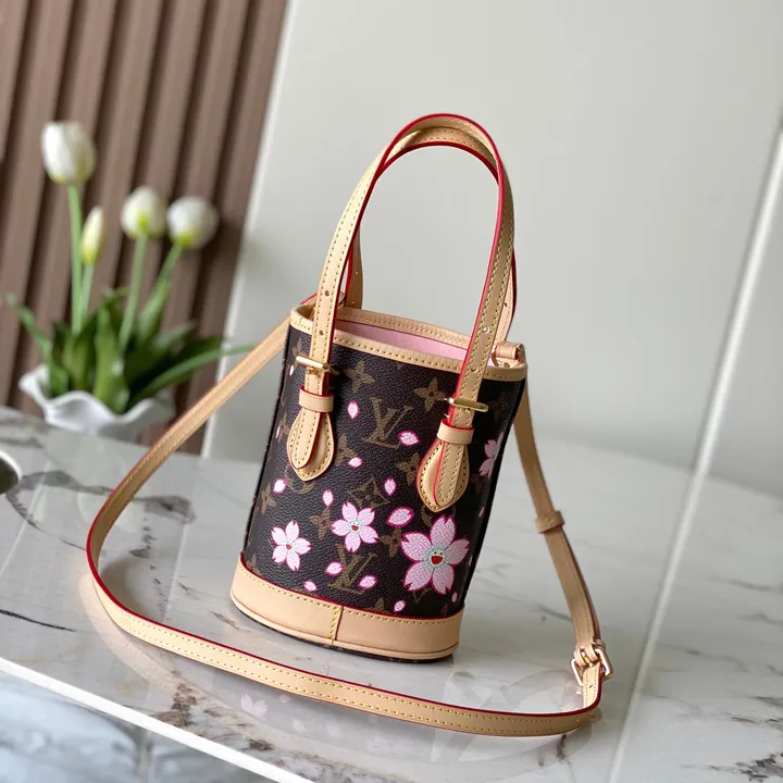 スーパーコピー ルイヴィトン キーホルダー