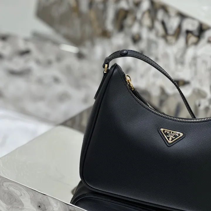 スーパーコピー バレンシアガ キーホルダー