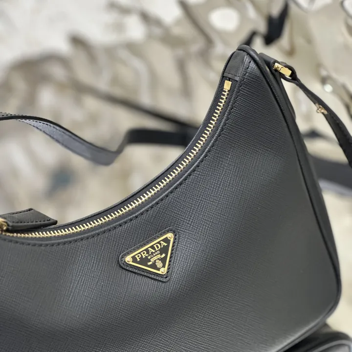 スーパーコピー バレンシアガ キーホルダー