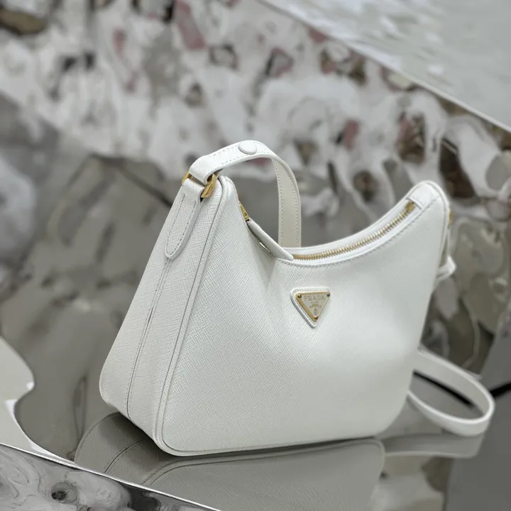 スーパーコピー バレンシアガ キーホルダー