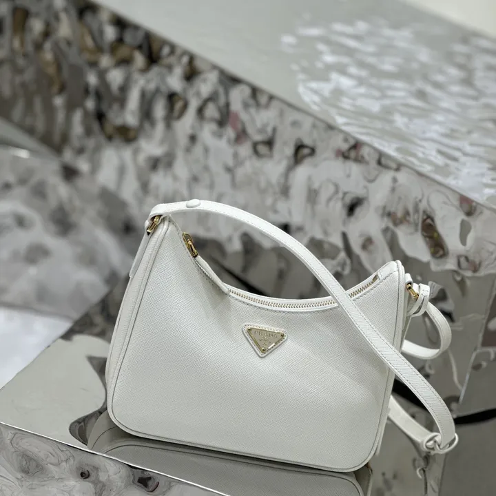 スーパーコピー バレンシアガ キーホルダー