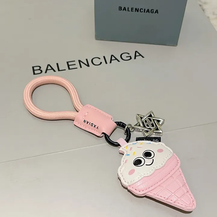 スーパーコピー バレンシアガ キーホルダー