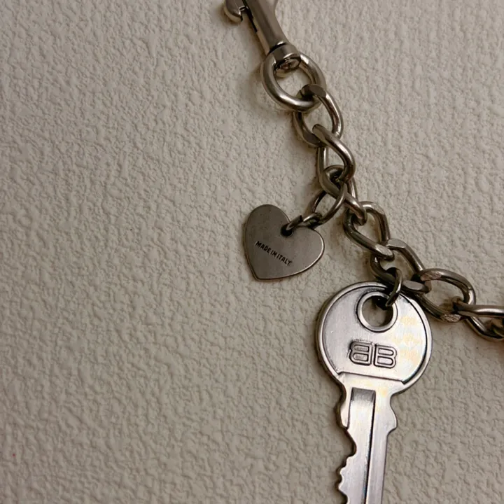 スーパーコピー バレンシアガ キーホルダー