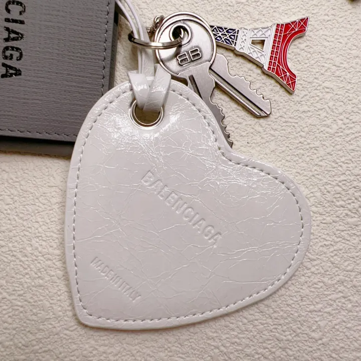 スーパーコピー バレンシアガ キーホルダー