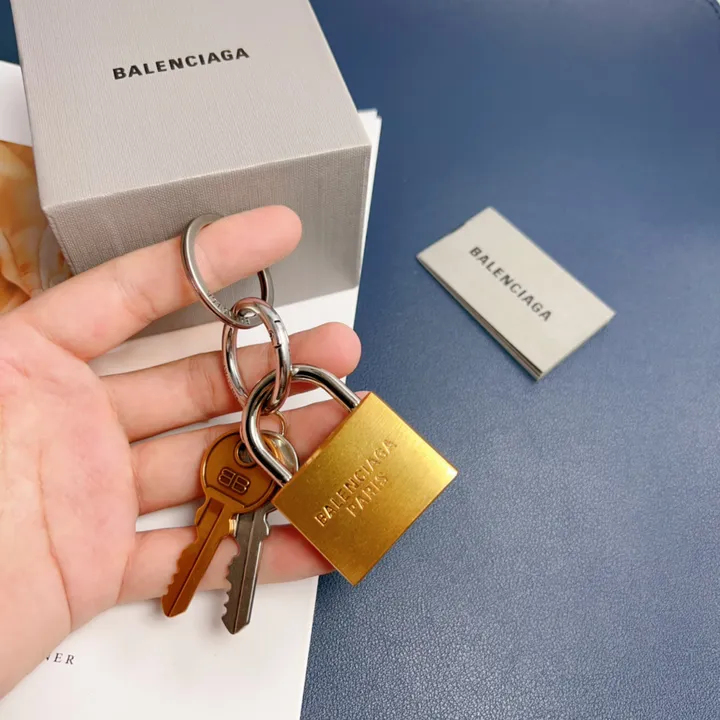 スーパーコピー バレンシアガ キーホルダー