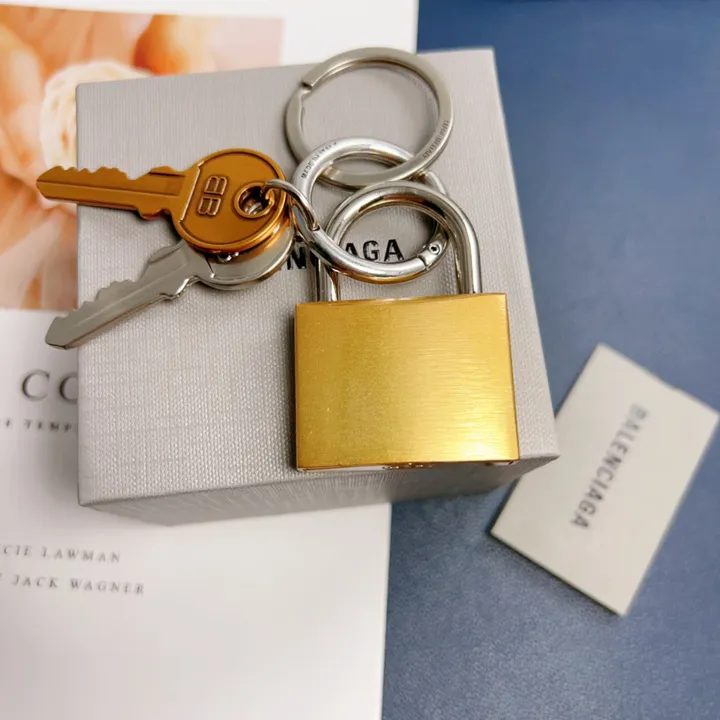 スーパーコピー バレンシアガ キーホルダー