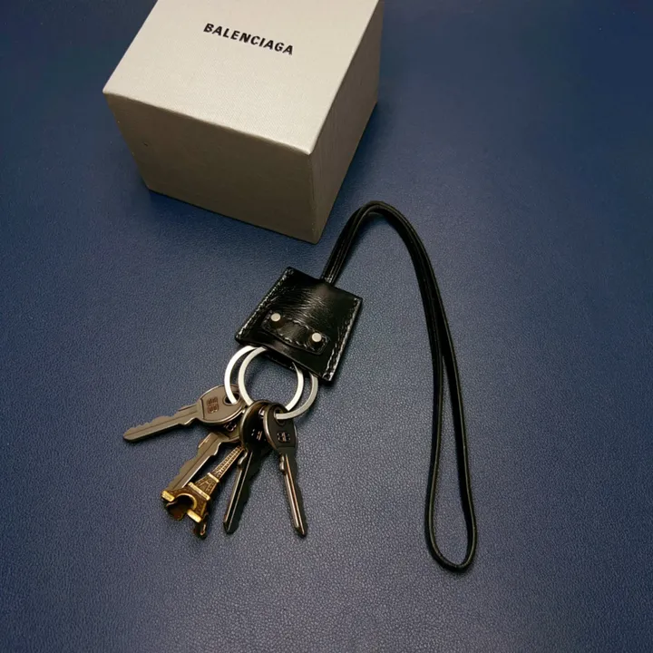 スーパーコピー バレンシアガ キーホルダー