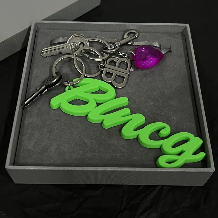 スーパーコピー バレンシアガ キーホルダー