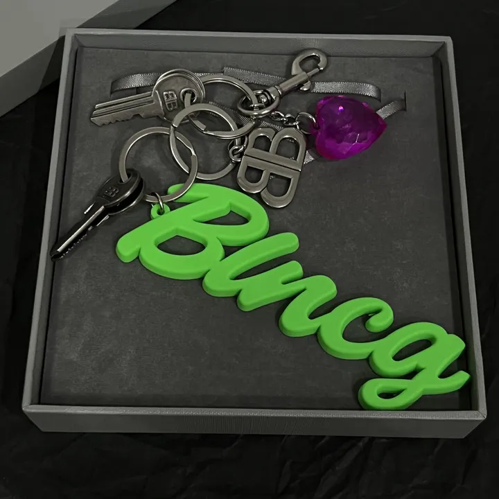 スーパーコピー バレンシアガ キーホルダー