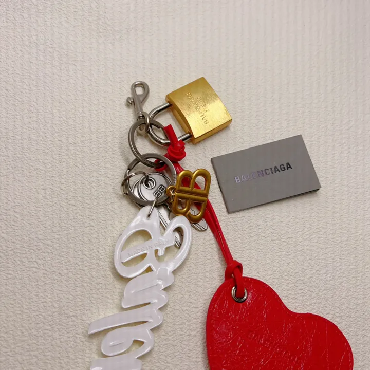 スーパーコピー バレンシアガ キーホルダー
