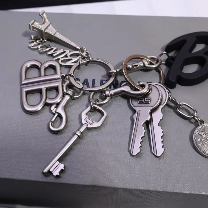 スーパーコピー バレンシアガ キーホルダー