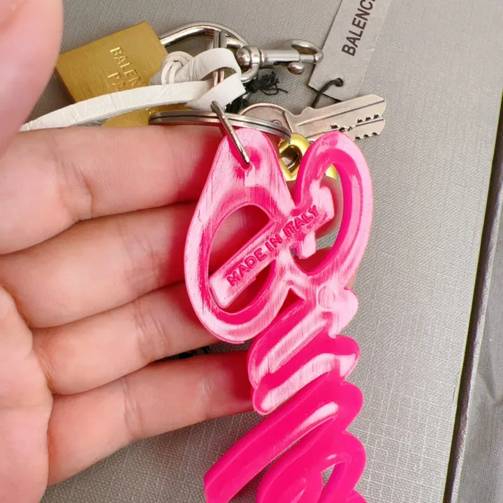 スーパーコピー バレンシアガ キーホルダー