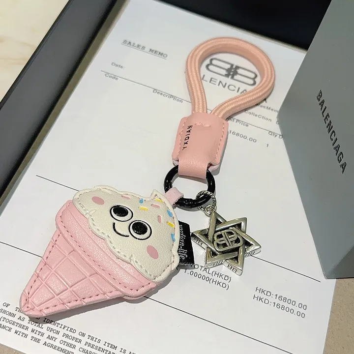 スーパーコピー バレンシアガ キーホルダー
