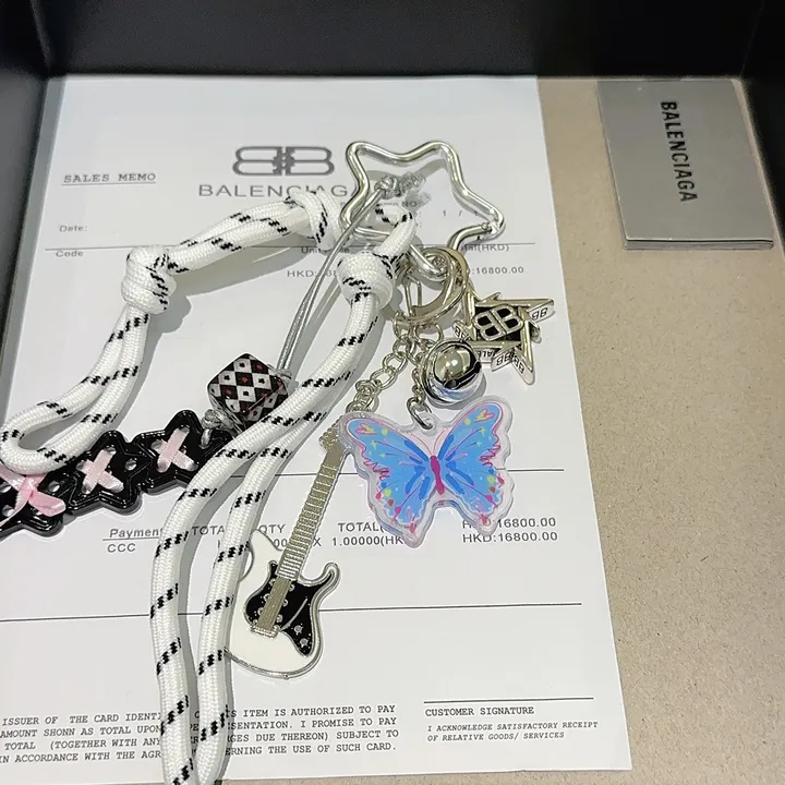 スーパーコピー バレンシアガ キーホルダー