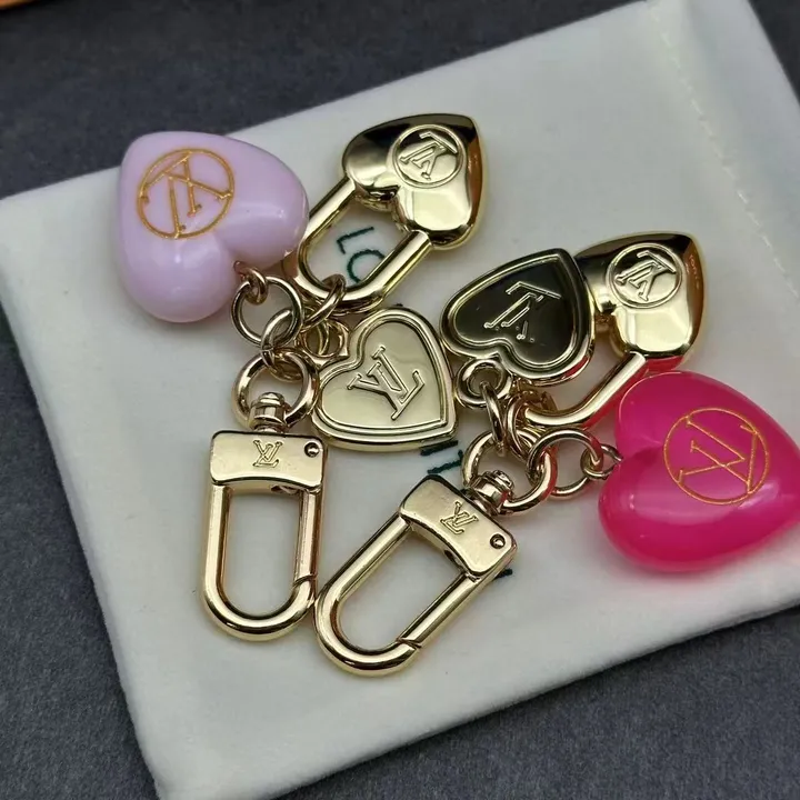 スーパーコピー ルイヴィトン キーホルダー