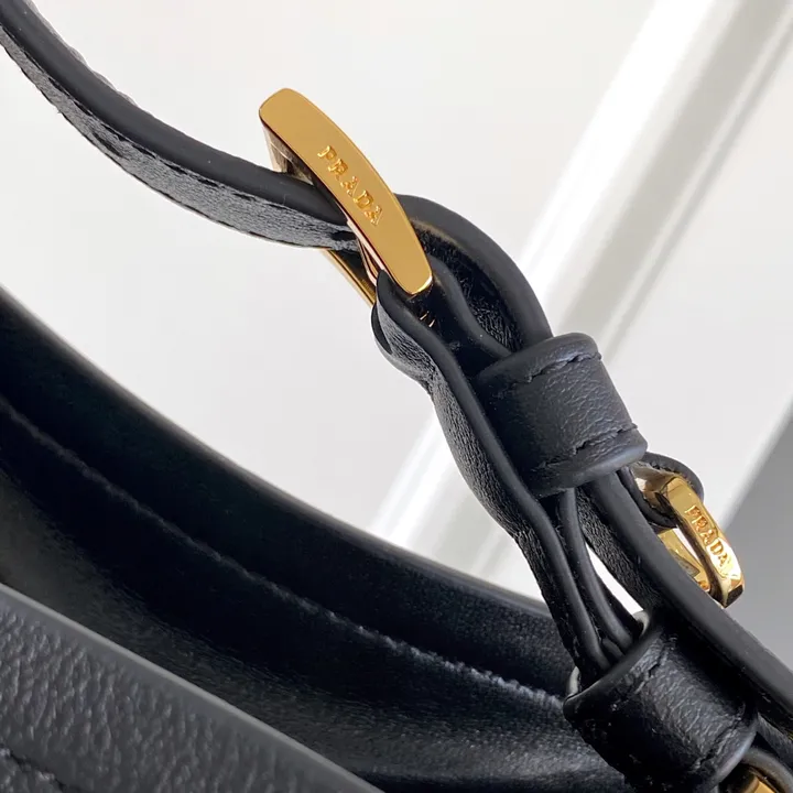 スーパーコピー プラダ キーホルダー