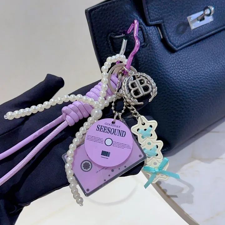 スーパーコピー バレンシアガ キーホルダー