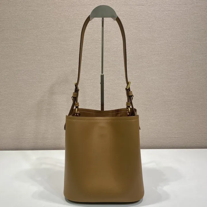 スーパーコピー プラダ キーホルダー