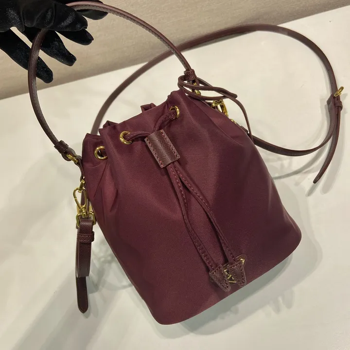 スーパーコピー バレンシアガ キーホルダー