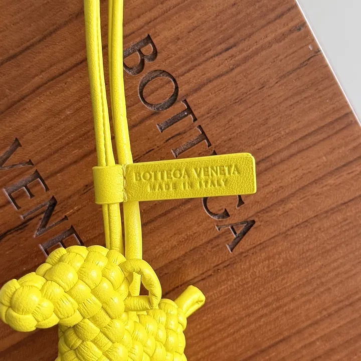 スーパーコピー ボッテガ ヴェネタ キーホルダー