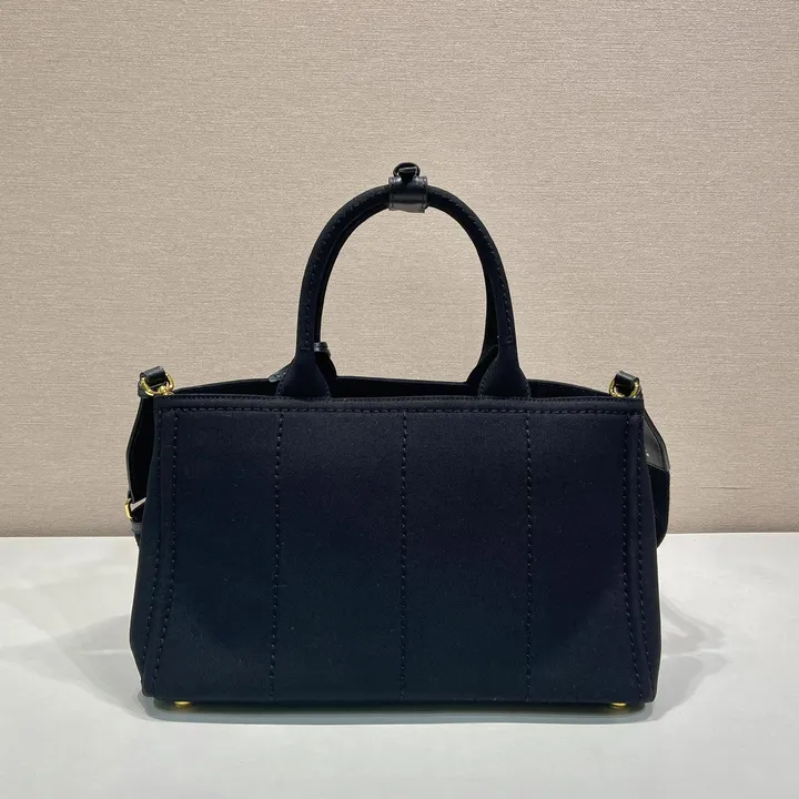 スーパーコピー バレンシアガ キーホルダー