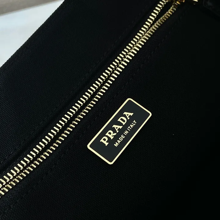 スーパーコピー バレンシアガ キーホルダー