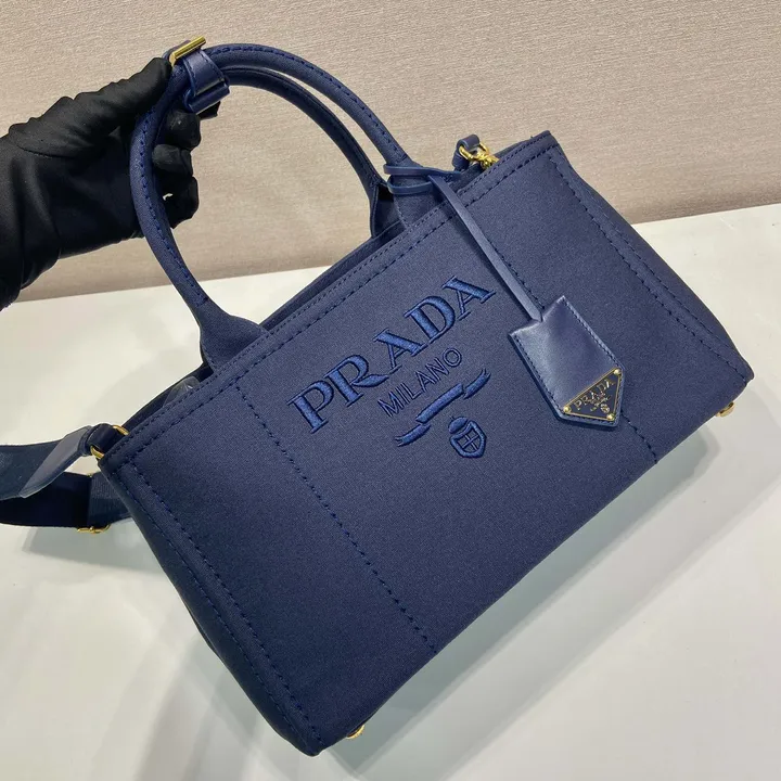 スーパーコピー バレンシアガ キーホルダー