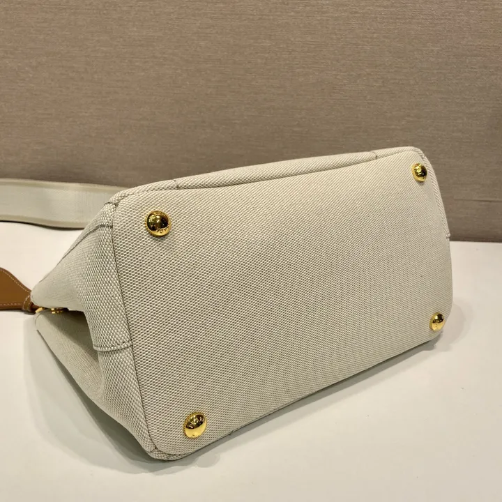 スーパーコピー バレンシアガ キーホルダー