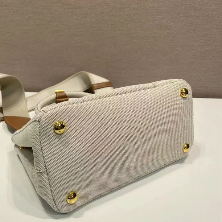 スーパーコピー バレンシアガ キーホルダー