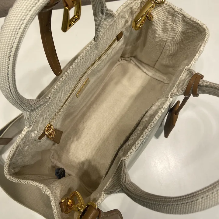 スーパーコピー バレンシアガ キーホルダー