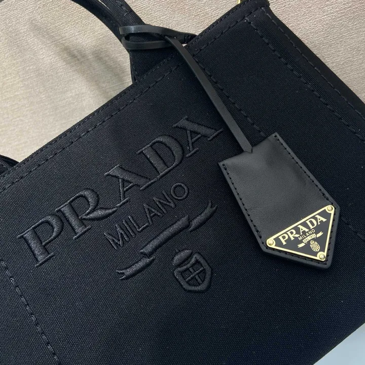 スーパーコピー バレンシアガ キーホルダー