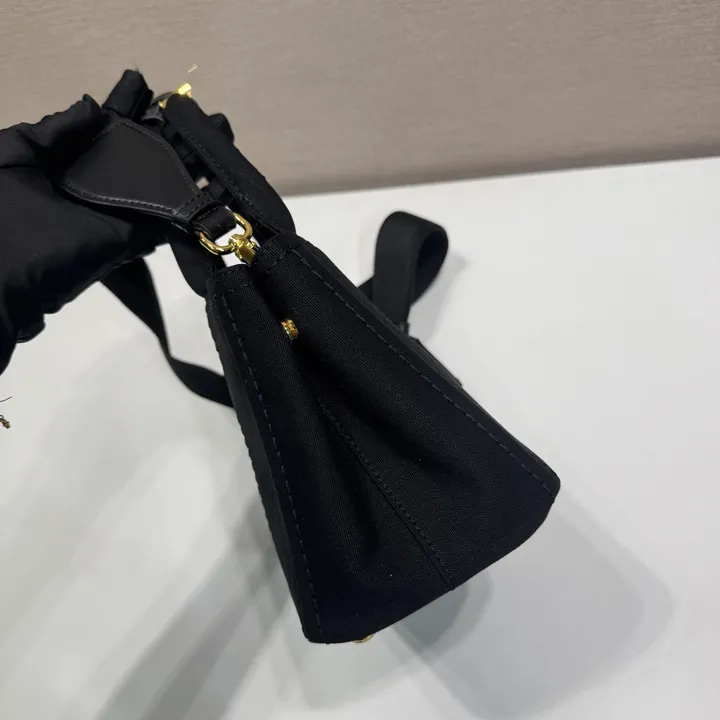 スーパーコピー バレンシアガ キーホルダー