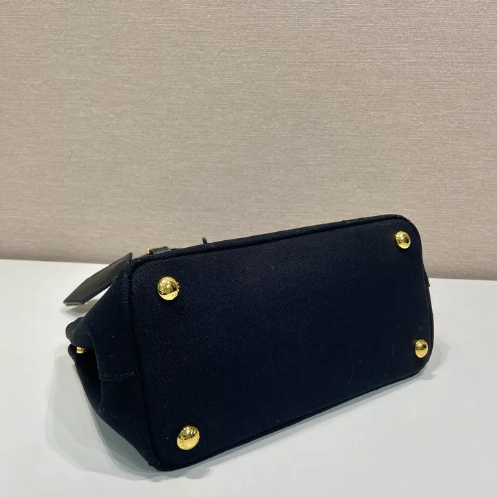 スーパーコピー バレンシアガ キーホルダー