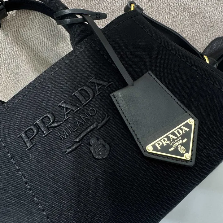 スーパーコピー バレンシアガ キーホルダー