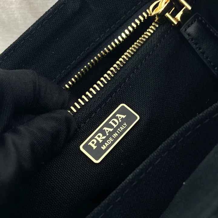 スーパーコピー バレンシアガ キーホルダー