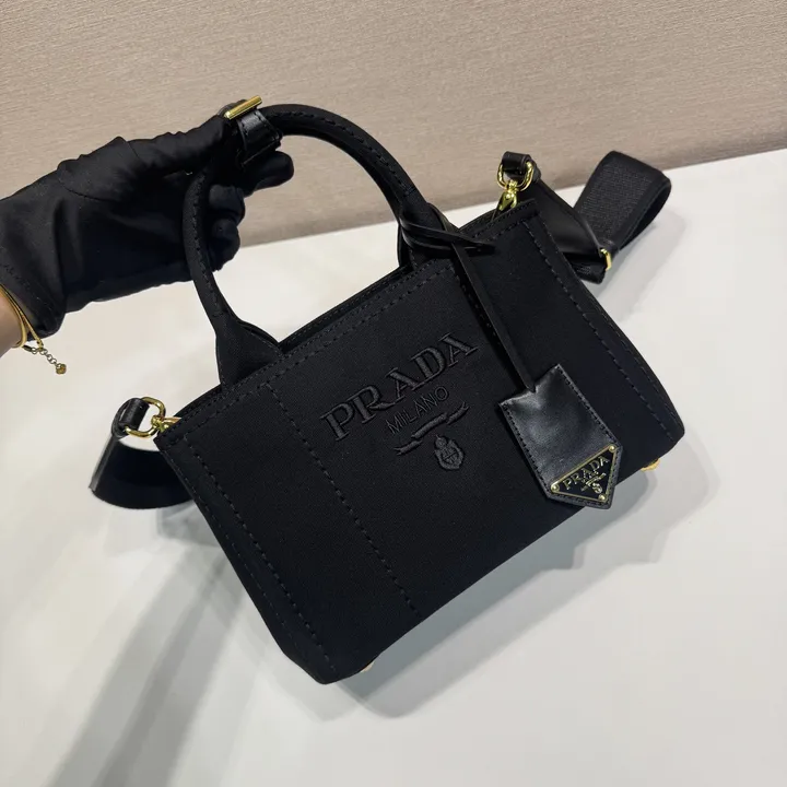 スーパーコピー バレンシアガ キーホルダー