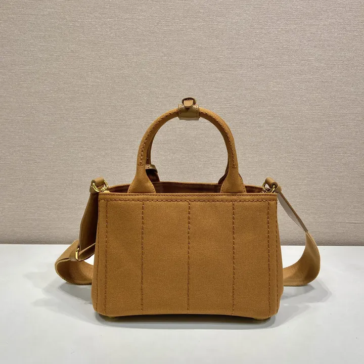 スーパーコピー バレンシアガ キーホルダー