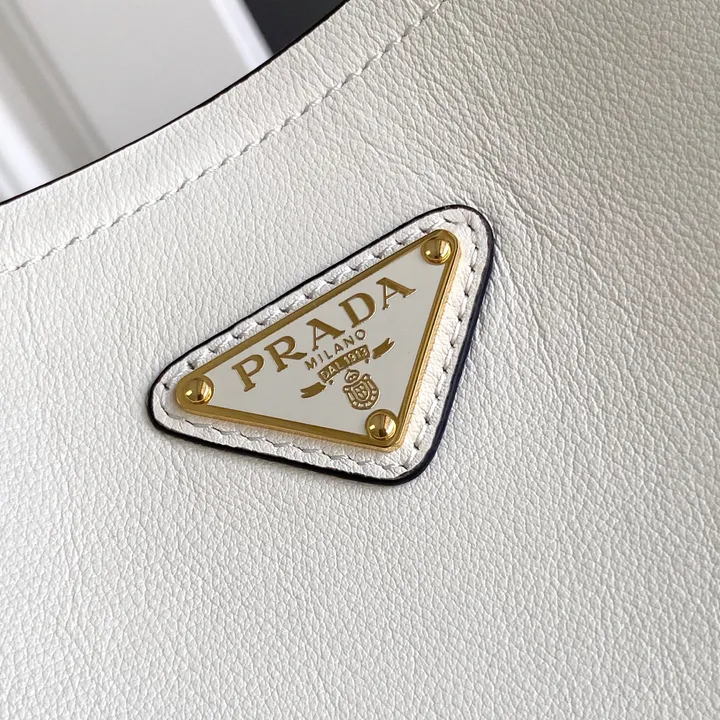 スーパーコピー バレンシアガ キーホルダー