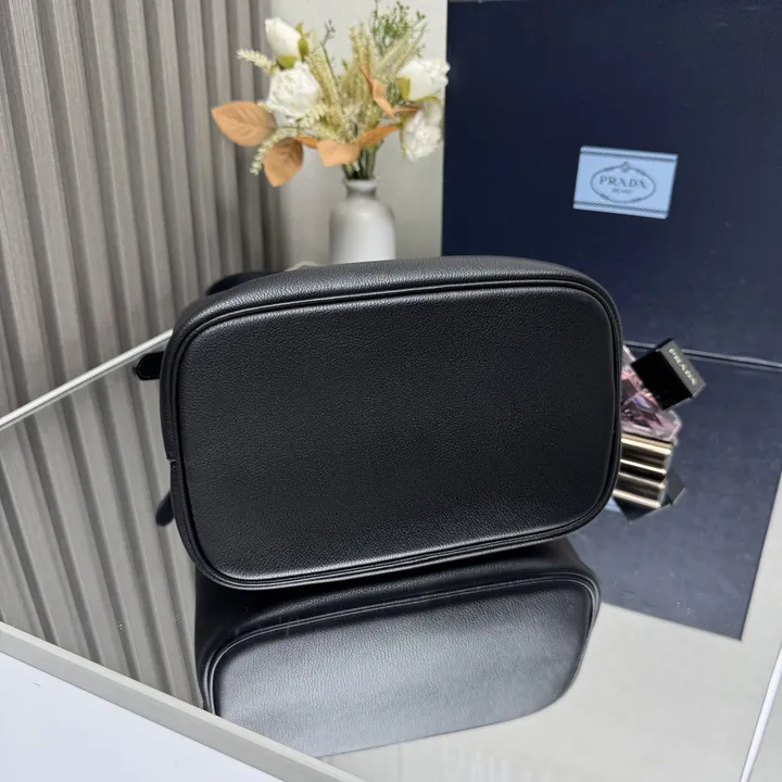 スーパーコピー バレンシアガ キーホルダー