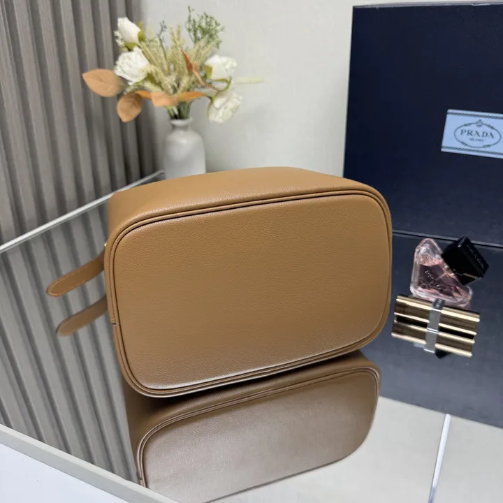 スーパーコピー バレンシアガ キーホルダー