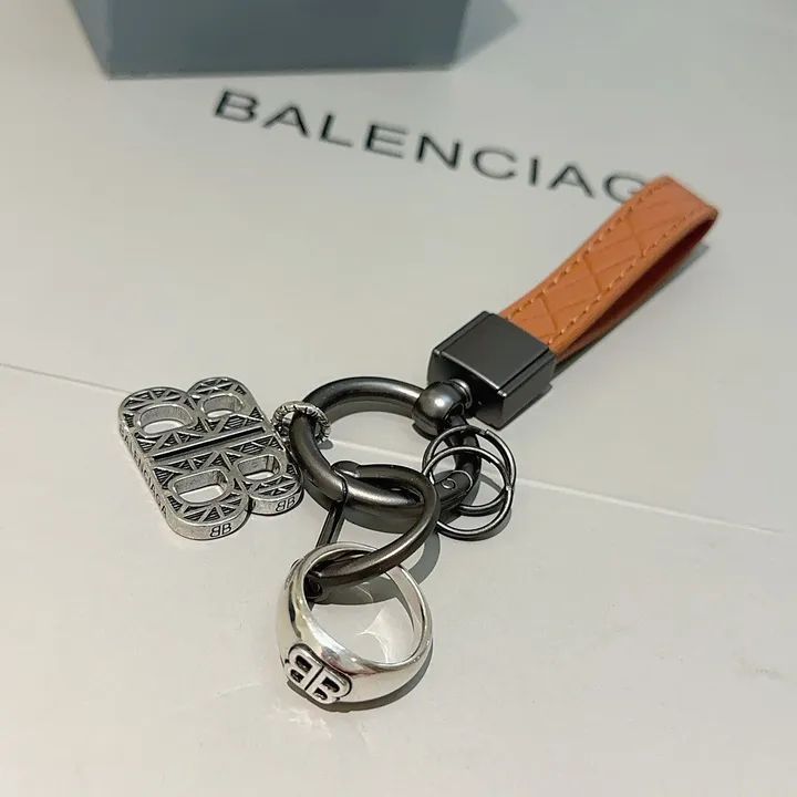 スーパーコピー バレンシアガ キーホルダー