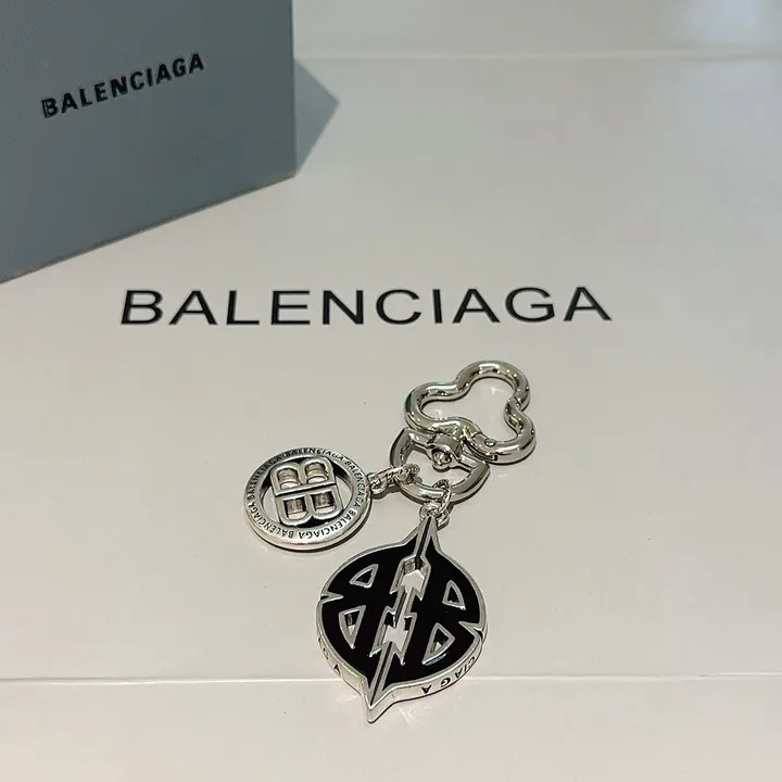 スーパーコピー バレンシアガ キーホルダー