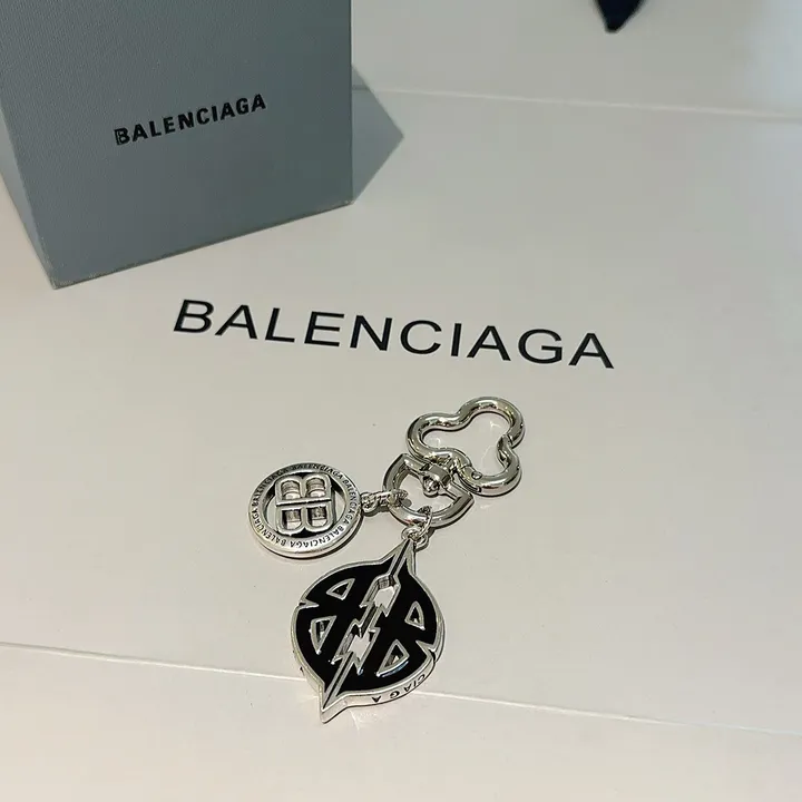 スーパーコピー バレンシアガ キーホルダー