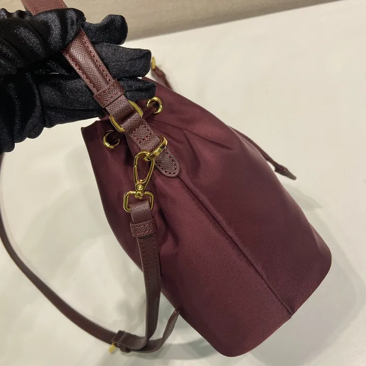 スーパーコピー プラダ キーホルダー