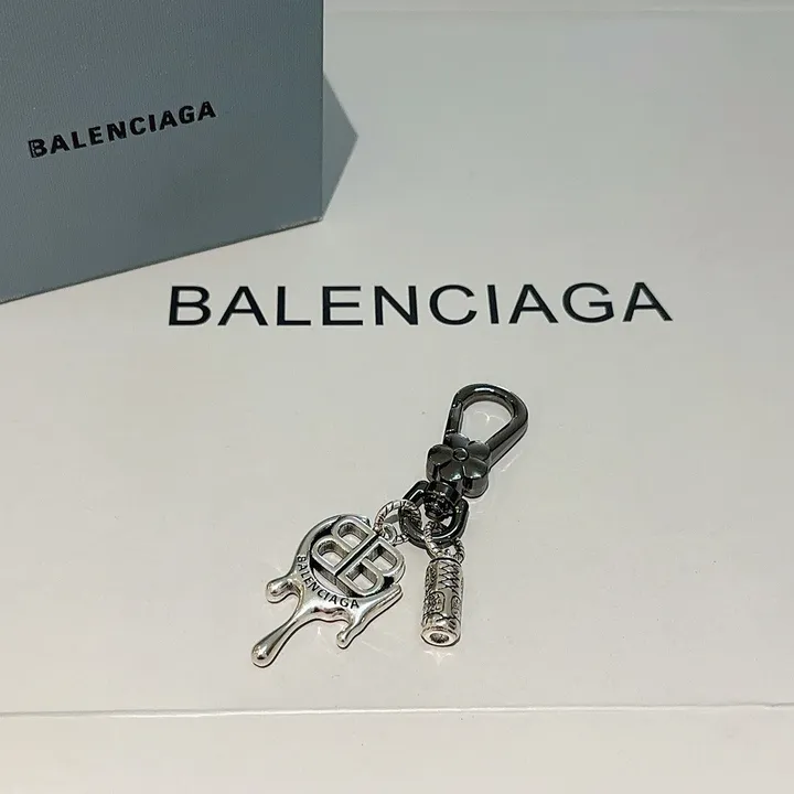 スーパーコピー バレンシアガ キーホルダー