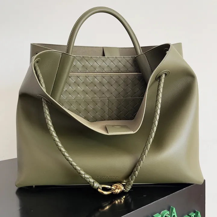 スーパーコピー ボッテガ ヴェネタ キーホルダー