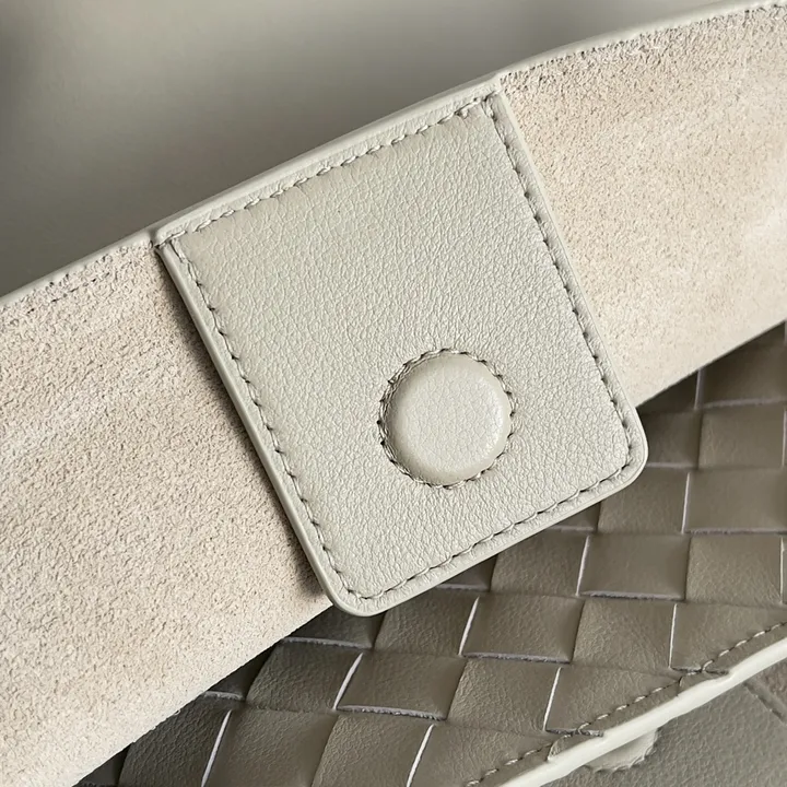 スーパーコピー ボッテガ ヴェネタ キーホルダー