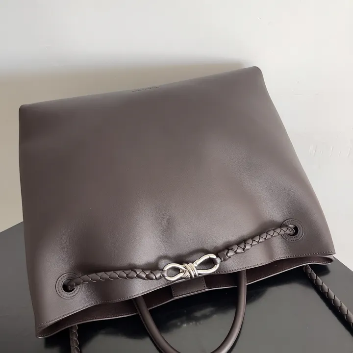 スーパーコピー ボッテガ ヴェネタ キーホルダー