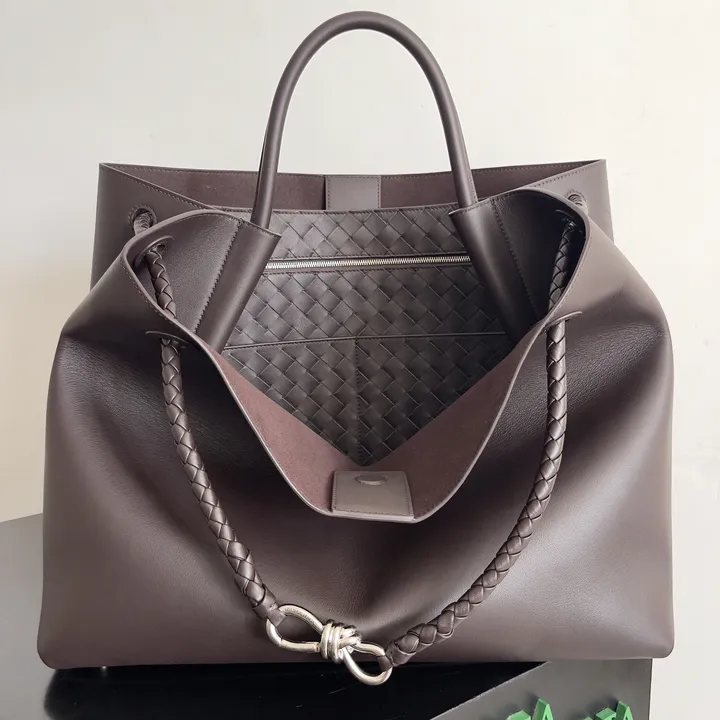 スーパーコピー ボッテガ ヴェネタ キーホルダー